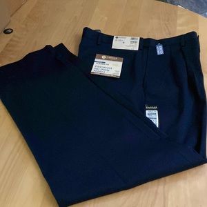 Hey girl classic fit premium no iron khaki pants pleated size 40 x 32 Dark Navy